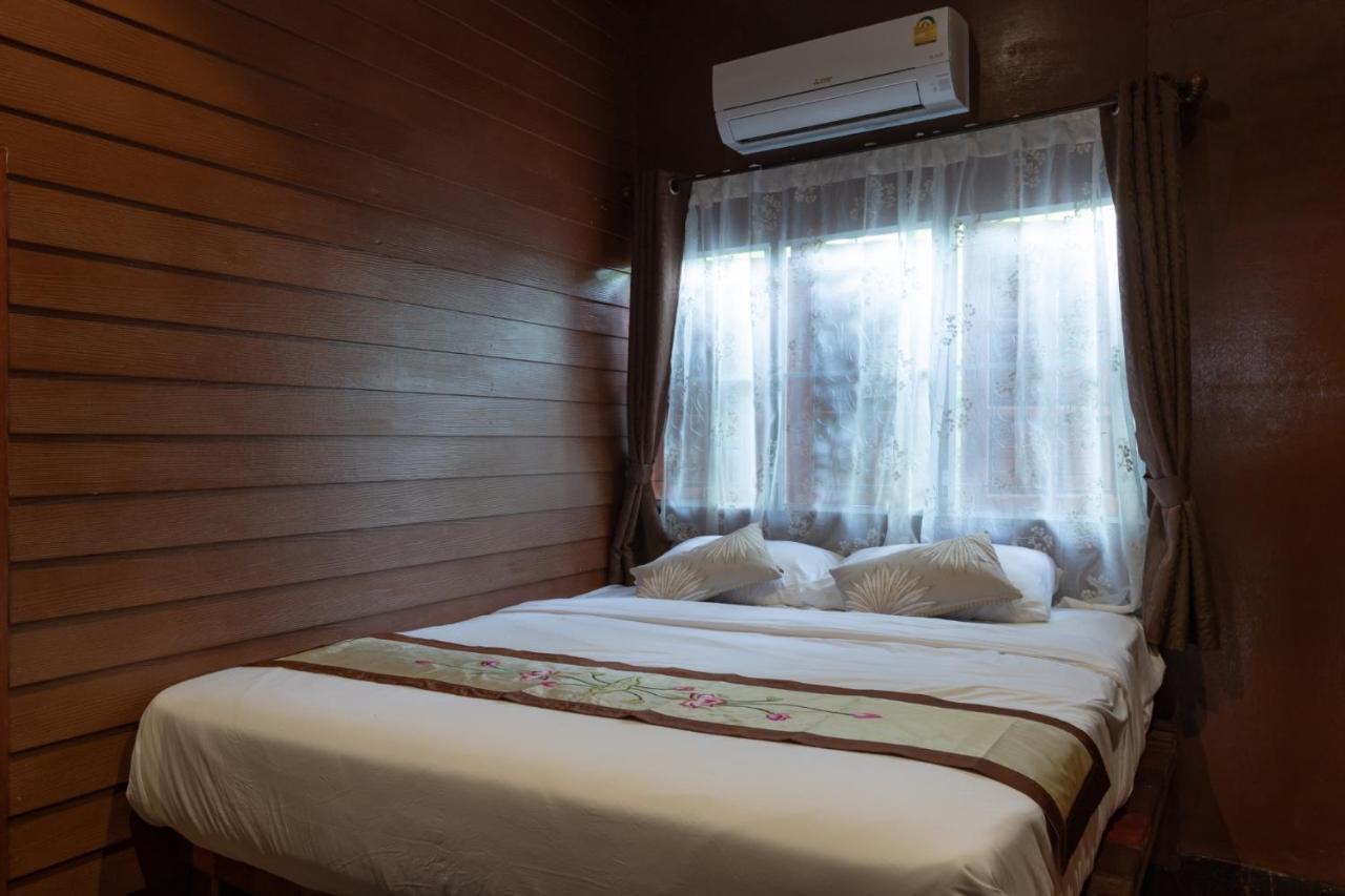 Reuan Vilawan Ratchaburi Exterior photo